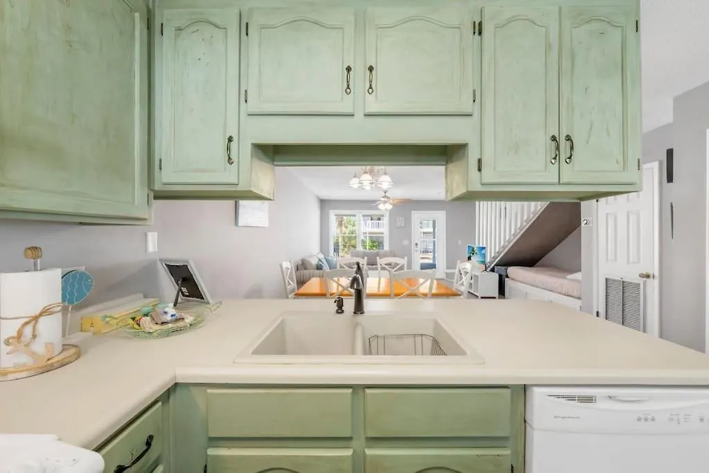 New! Steps To White Sand Beaches! Pool & Grill! 2Br 2Ba Panama City Beach